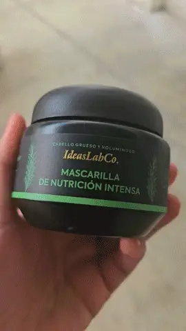 ¡Olvídate del cabello sin vida y redescubre un look fuerte y vibrante! – Mascarilla de Nutrición Intensa para Cabello Grueso y Voluminoso con Romero Keratina Ortiga y Biotina (250 gr.)